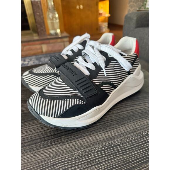 Burberry Men\'s Ramsey Zebra Low Top Sneakers Sz. 40 main image 7